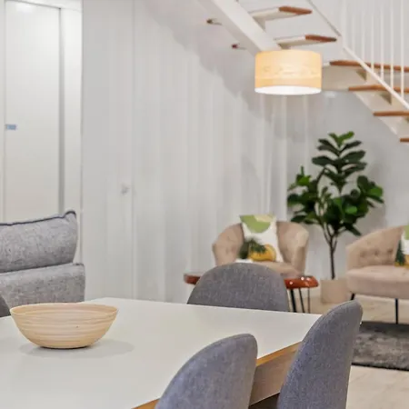 Tanoeiros By An Island