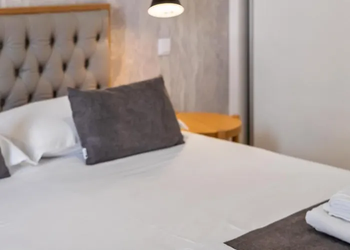 Tanoeiros By An Island *