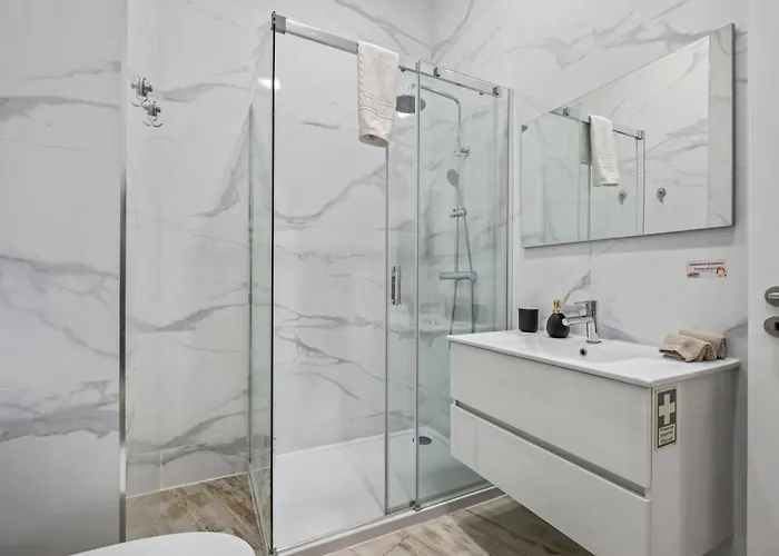 Tanoeiros By An Island