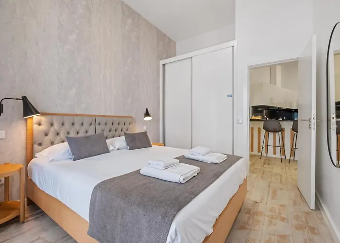 Tanoeiros By An Island Apartament