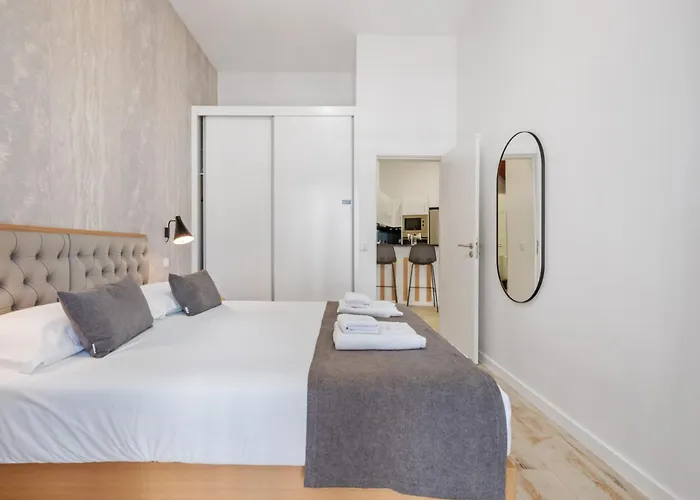 Tanoeiros By An Island *