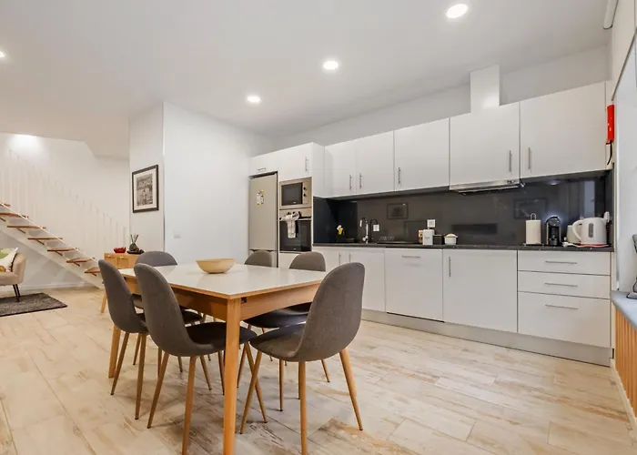 Tanoeiros By An Island Apartament