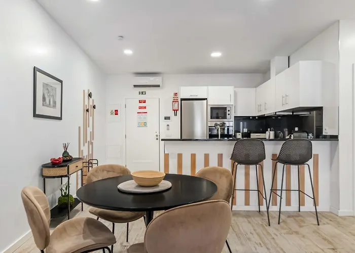 Tanoeiros By An Island Apartament