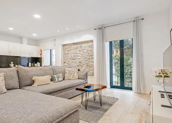 Tanoeiros By An Island *