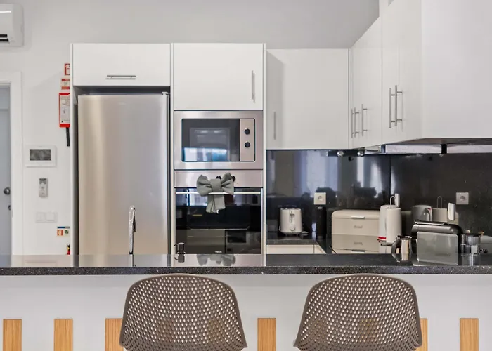 Tanoeiros By An Island * Funchal (Madeira)