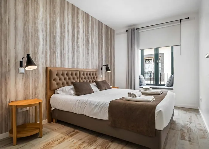 Tanoeiros By An Island * Funchal (Madeira)