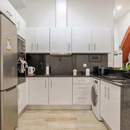 Tanoeiros By An Island * Funchal (Madeira)