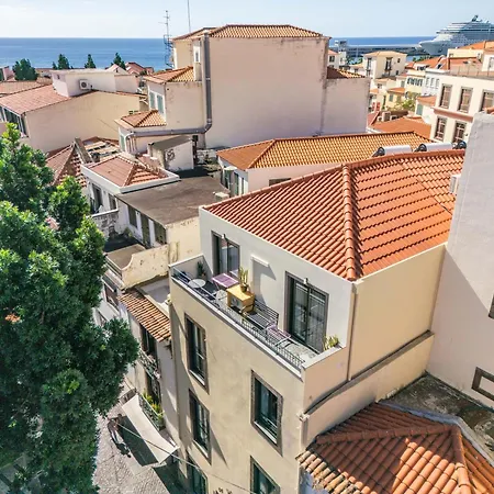 Tanoeiros By An Island *