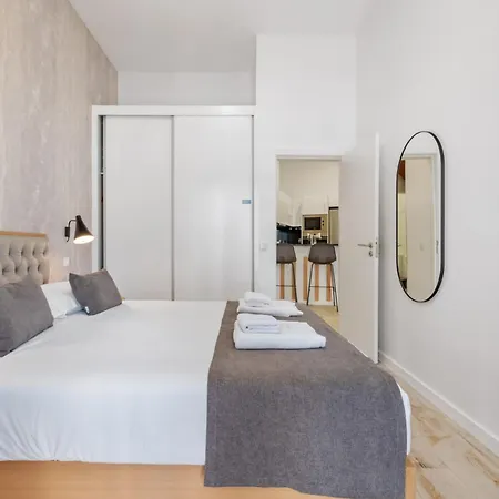 Tanoeiros By An Island *