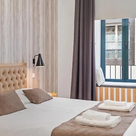 Tanoeiros By An Island * Funchal (Madeira)