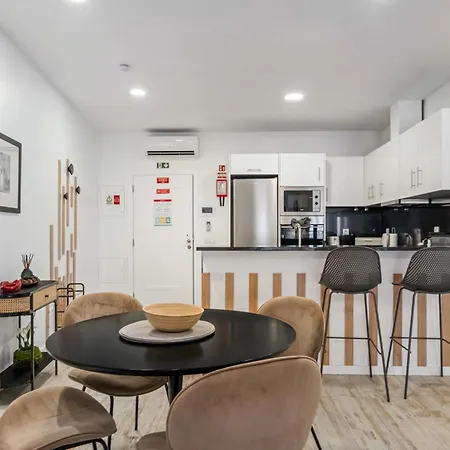 Tanoeiros By An Island Appartement