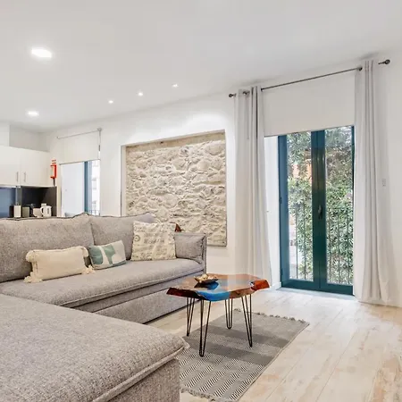 Tanoeiros By An Island *