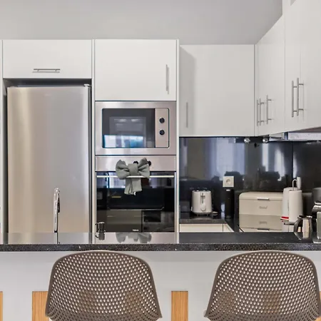 Tanoeiros By An Island * Funchal (Madeira)