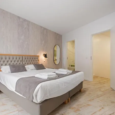 Tanoeiros By An Island Lejlighed