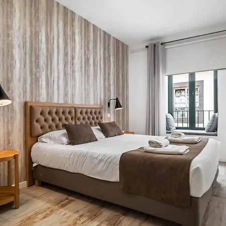 Tanoeiros By An Island * Funchal (Madeira)